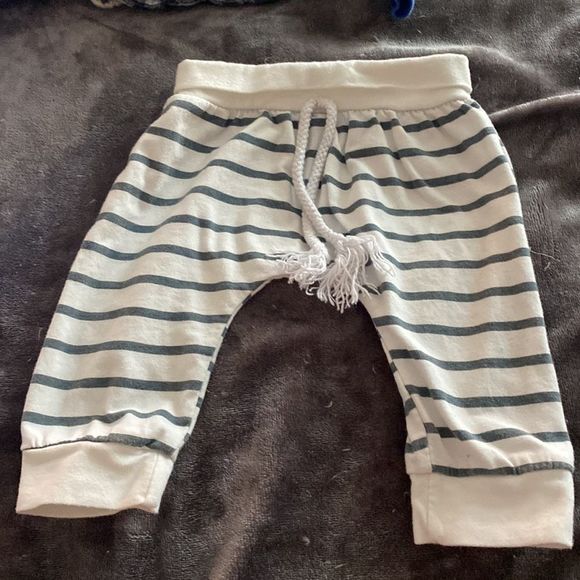 Newborn Bundle - Variety of items - Picture 9 of 10